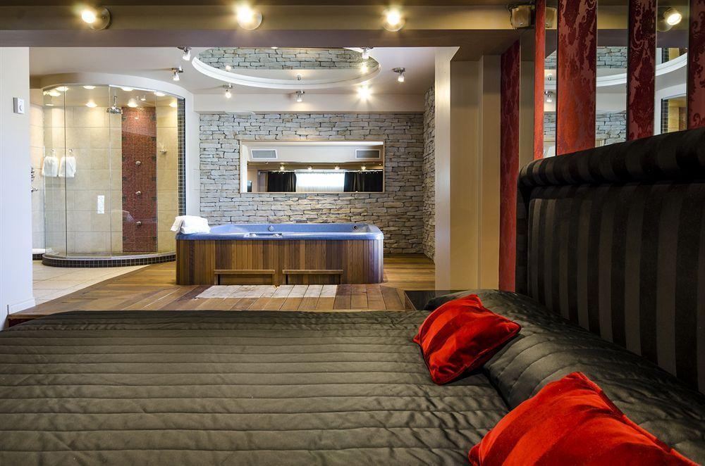 Motel Labarre Лонгуил Екстериор снимка