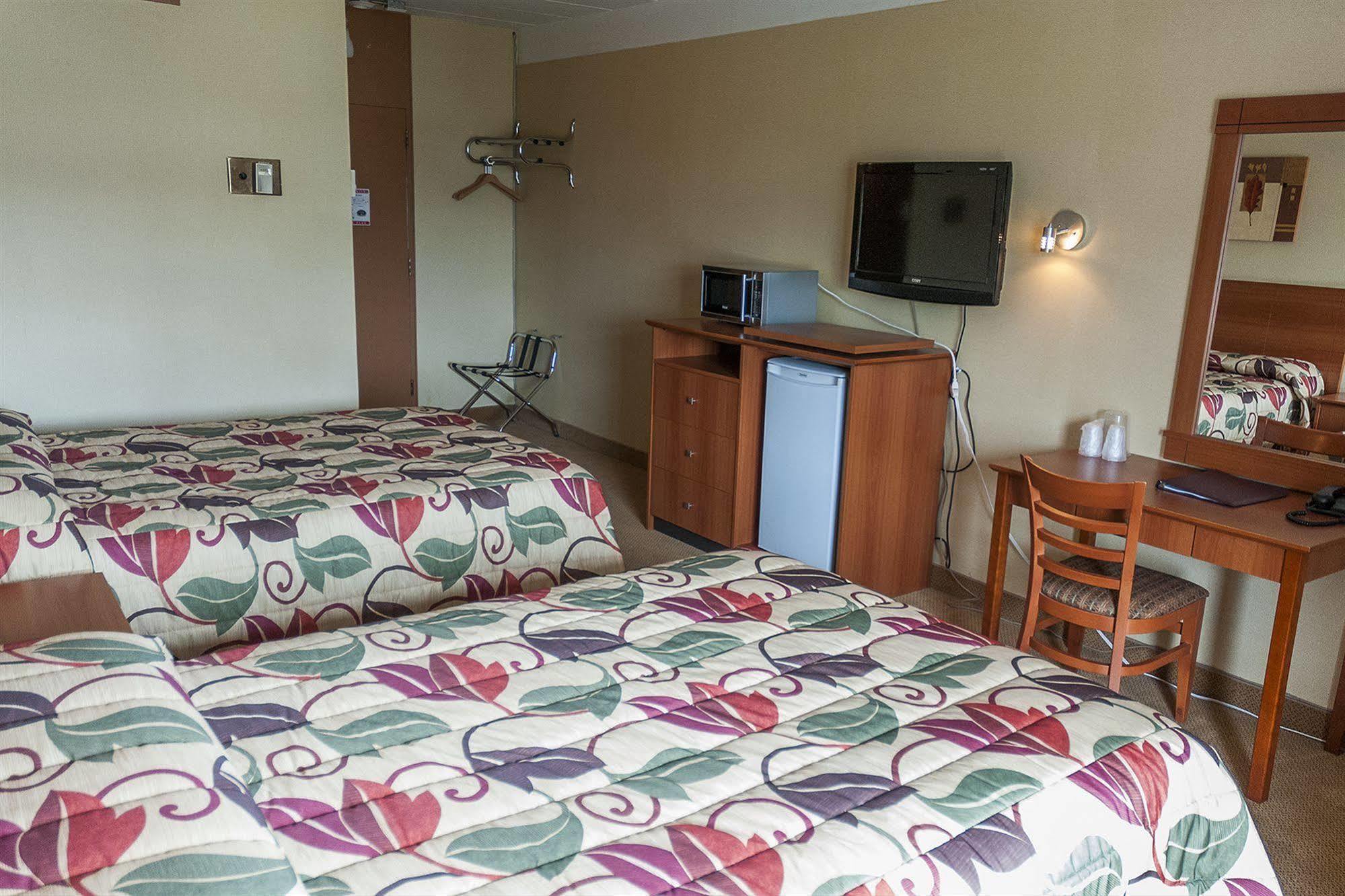 Motel Labarre Лонгуил Екстериор снимка