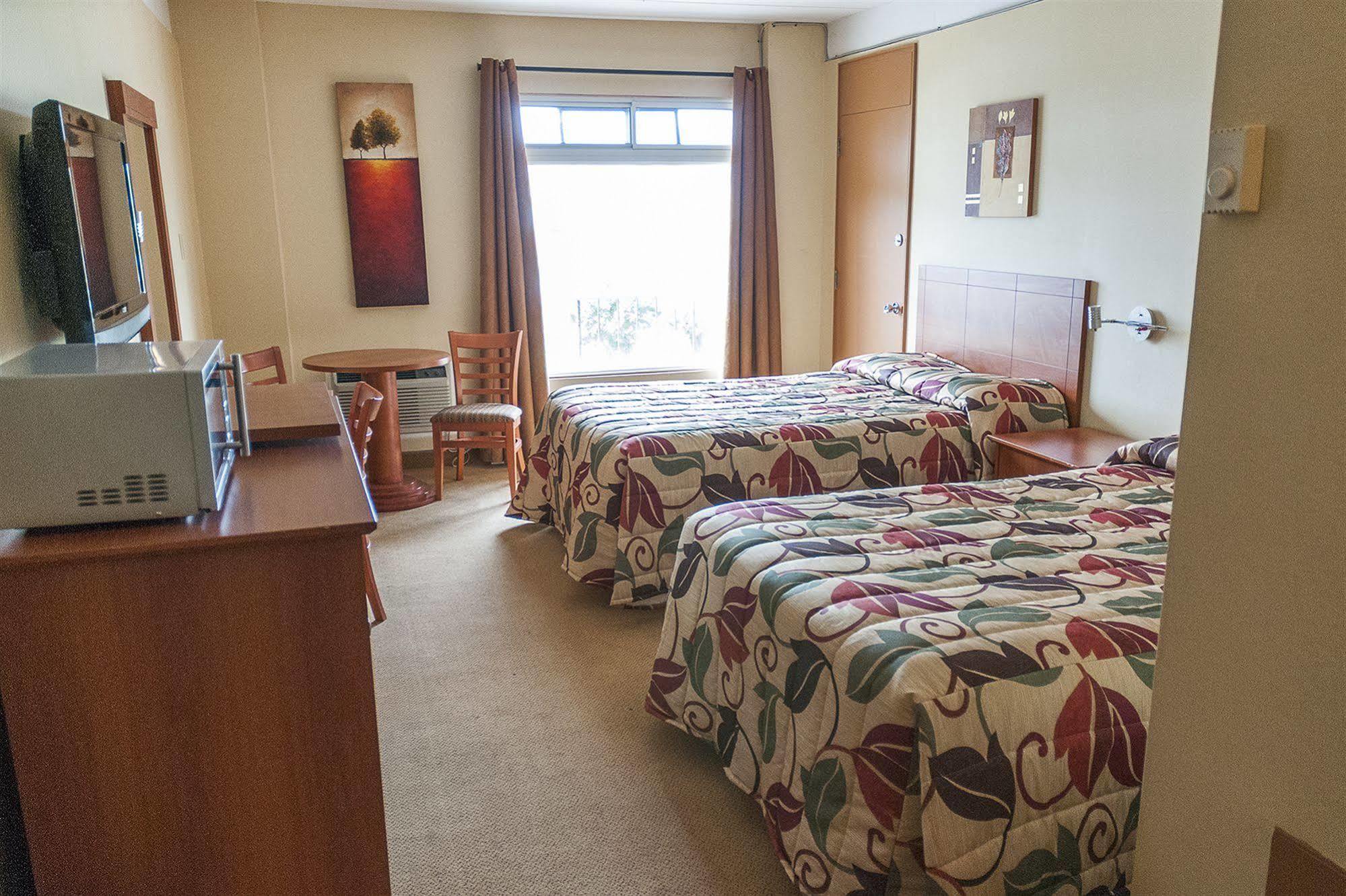 Motel Labarre Лонгуил Екстериор снимка