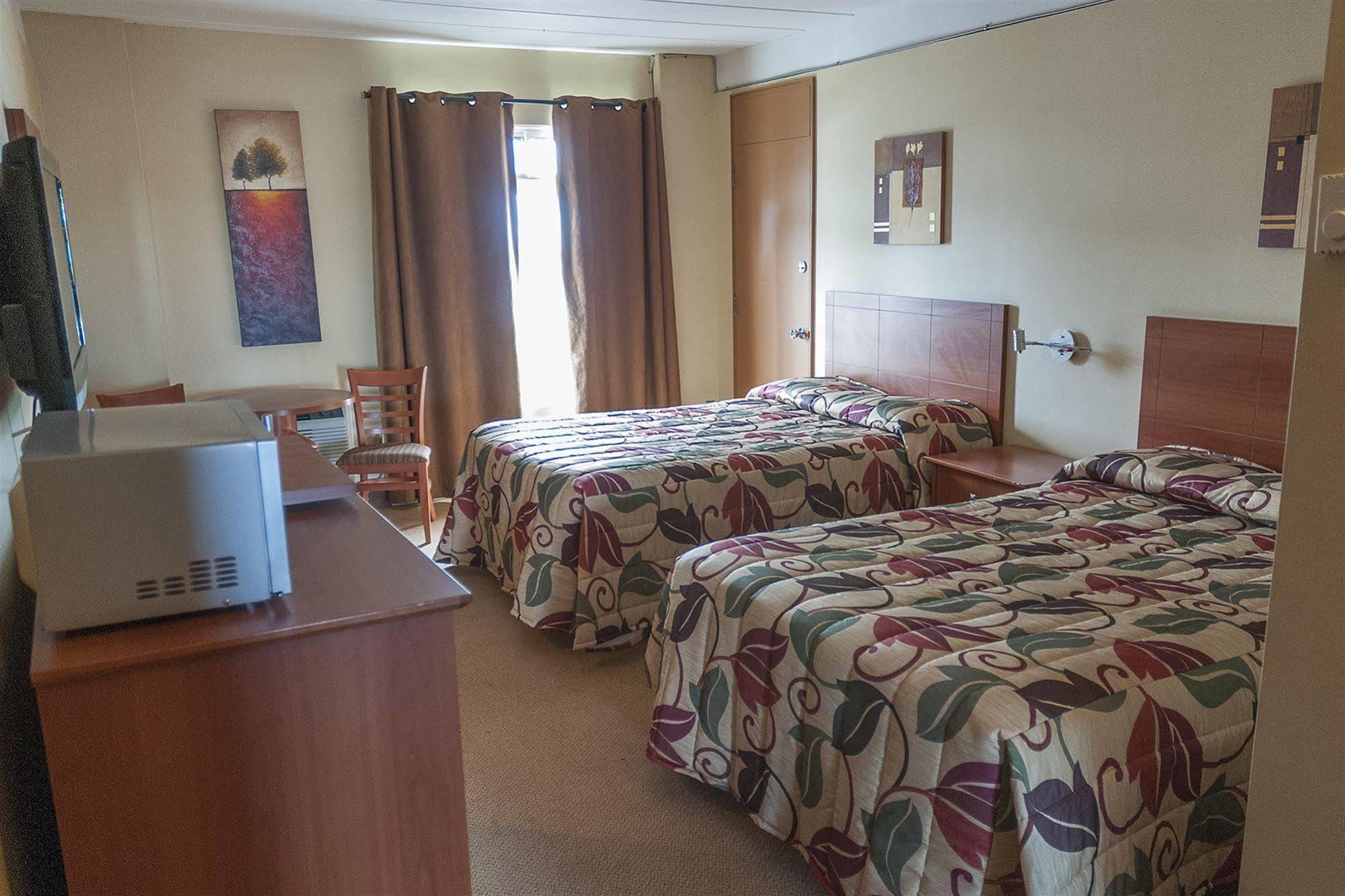 Motel Labarre Лонгуил Екстериор снимка